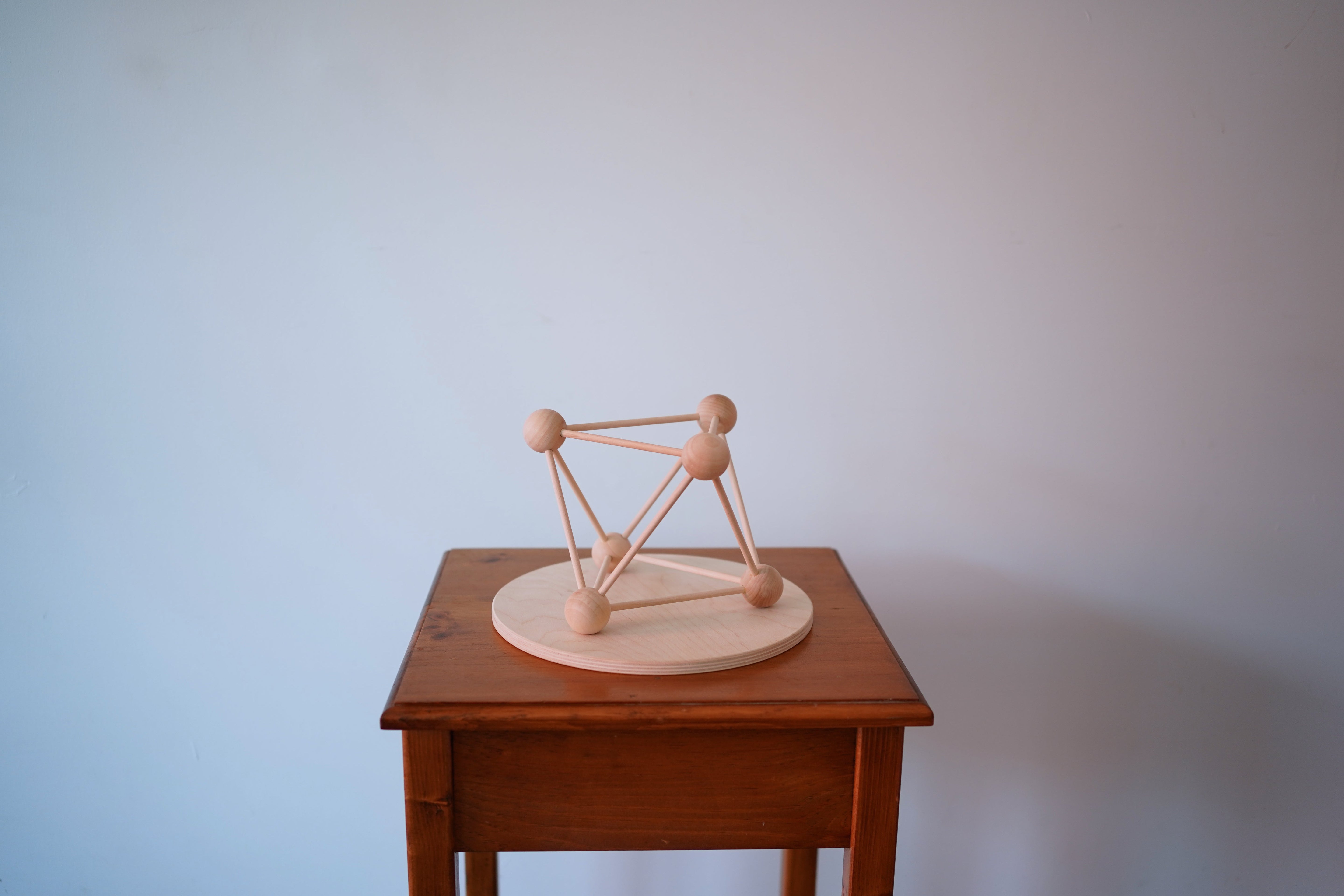 Midway Geometric Stand – Eight Planes — image 3