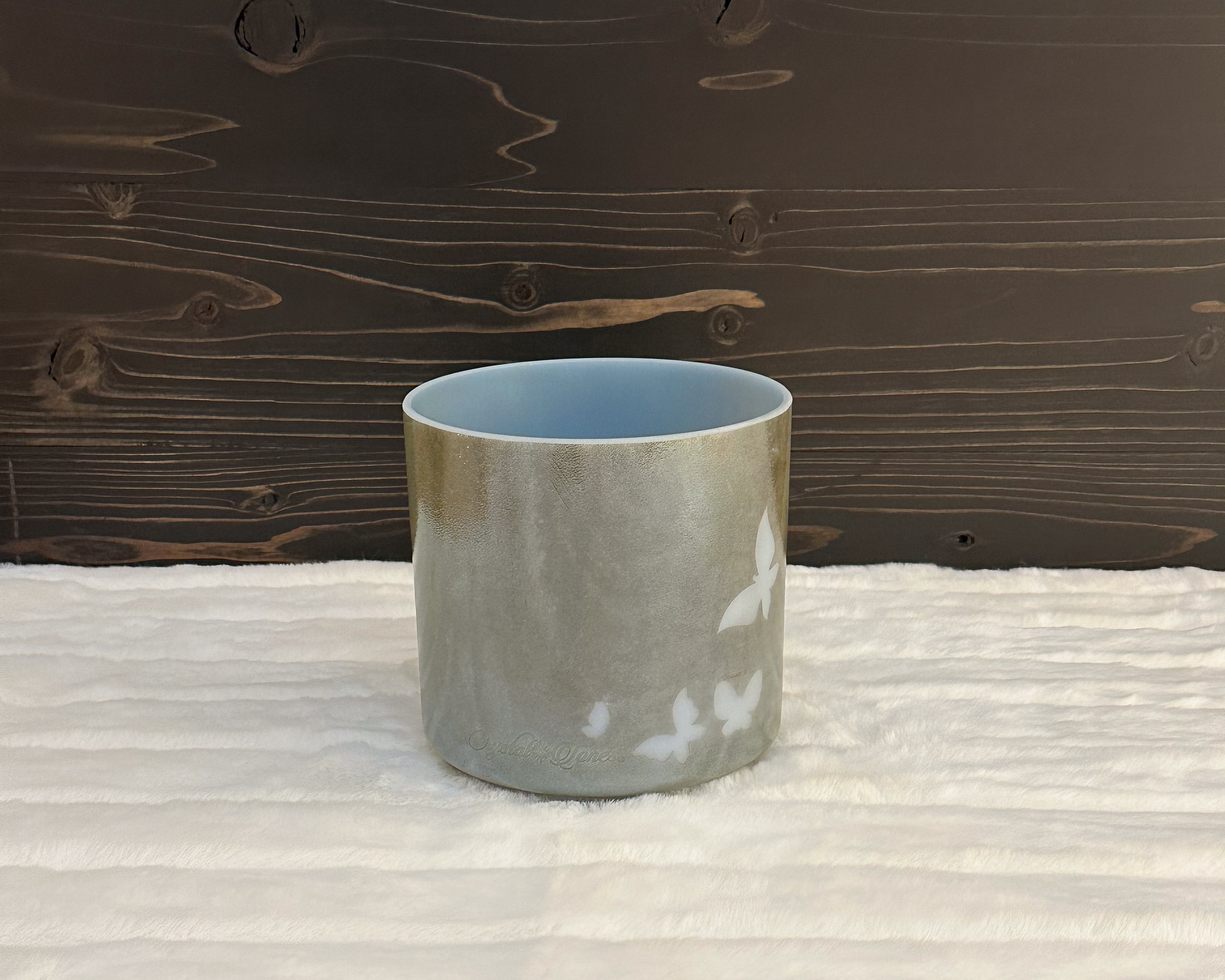 6" B+20 Mt. Shasta Serpentine, White Light Angel Gold, w/Etched Butterflies Bowl Crystal Tones® Alchemy Singing Bowl